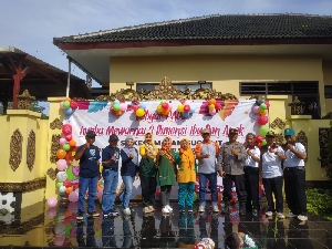Bareng Forkopimka, Kapolsek Gucialit Hadiri Rangkaian Giat Meriahkan Hari Guru Nasional
